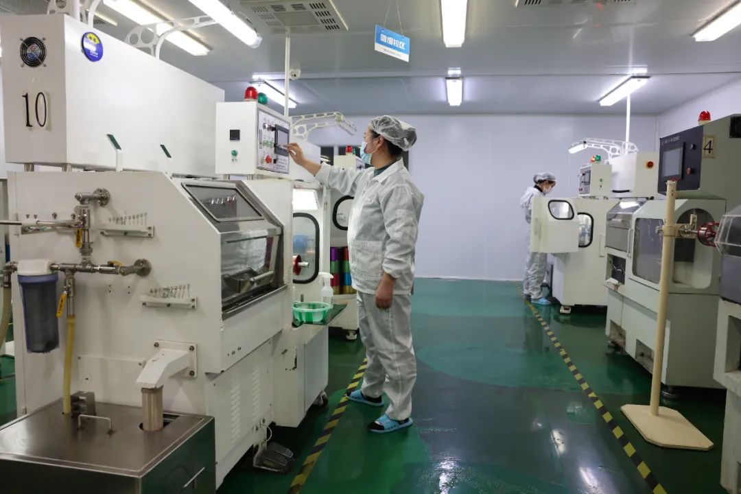 虞愛華主持召開第8次市疫防工作視頻會商會:守住疫防底線關(guān)鍵是要及時排除各種風(fēng)險隱患